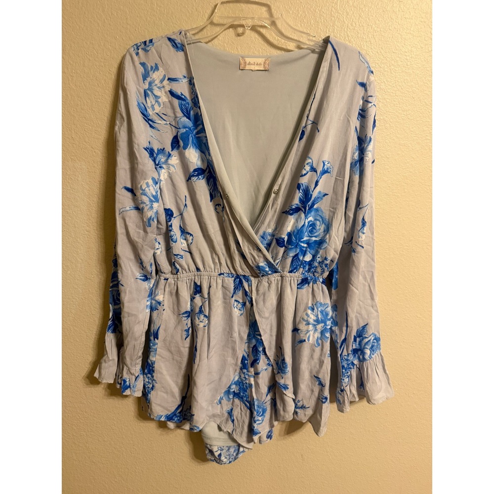 Altar'd State Floral Romper Large Blue White Excellent R36116-02 Long Sleeve